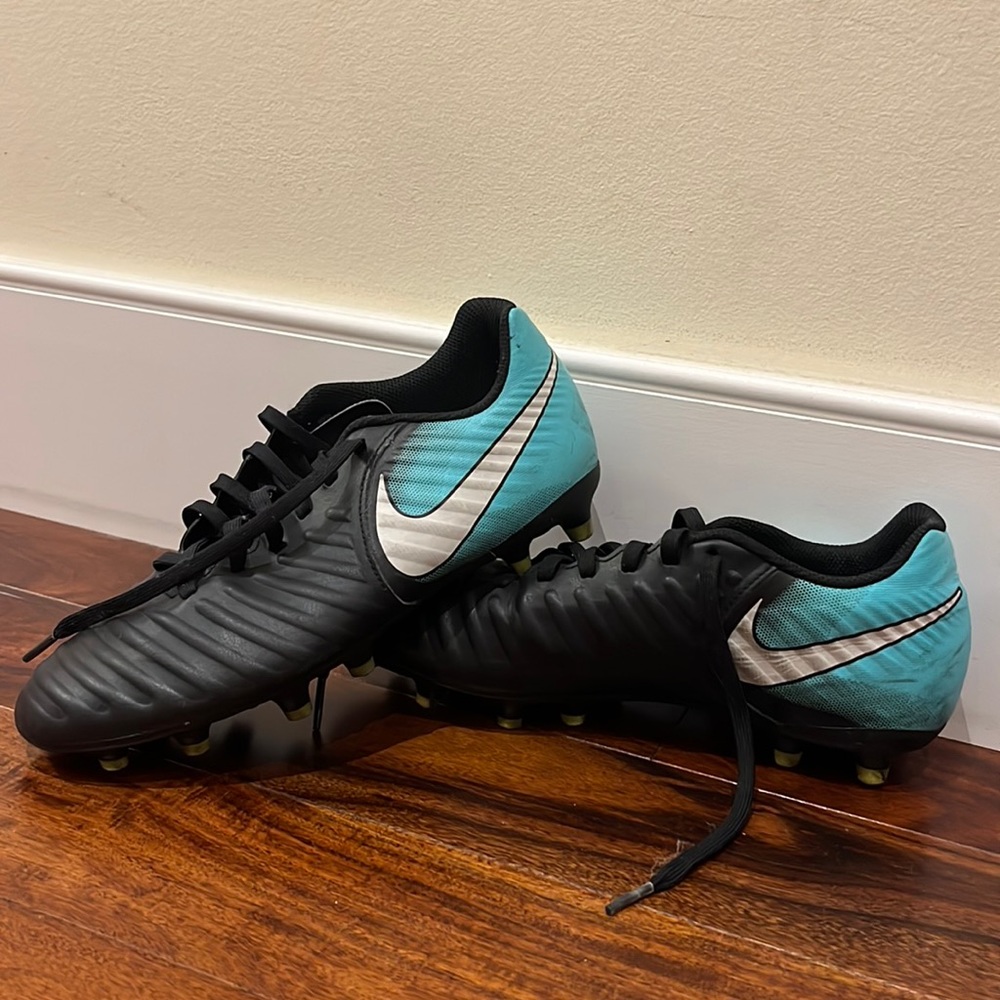 Nike tempo soccer cleats